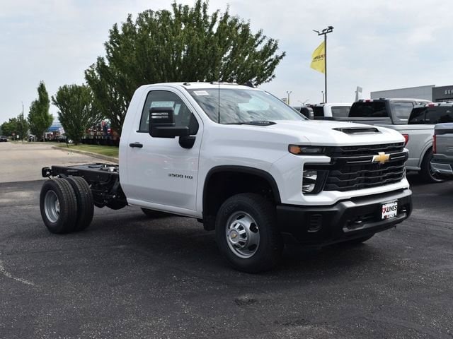 Used 2024 Chevrolet Silverado 3500HD Work Truck with VIN 1GB3YSE75RF365862 for sale in Delavan, WI