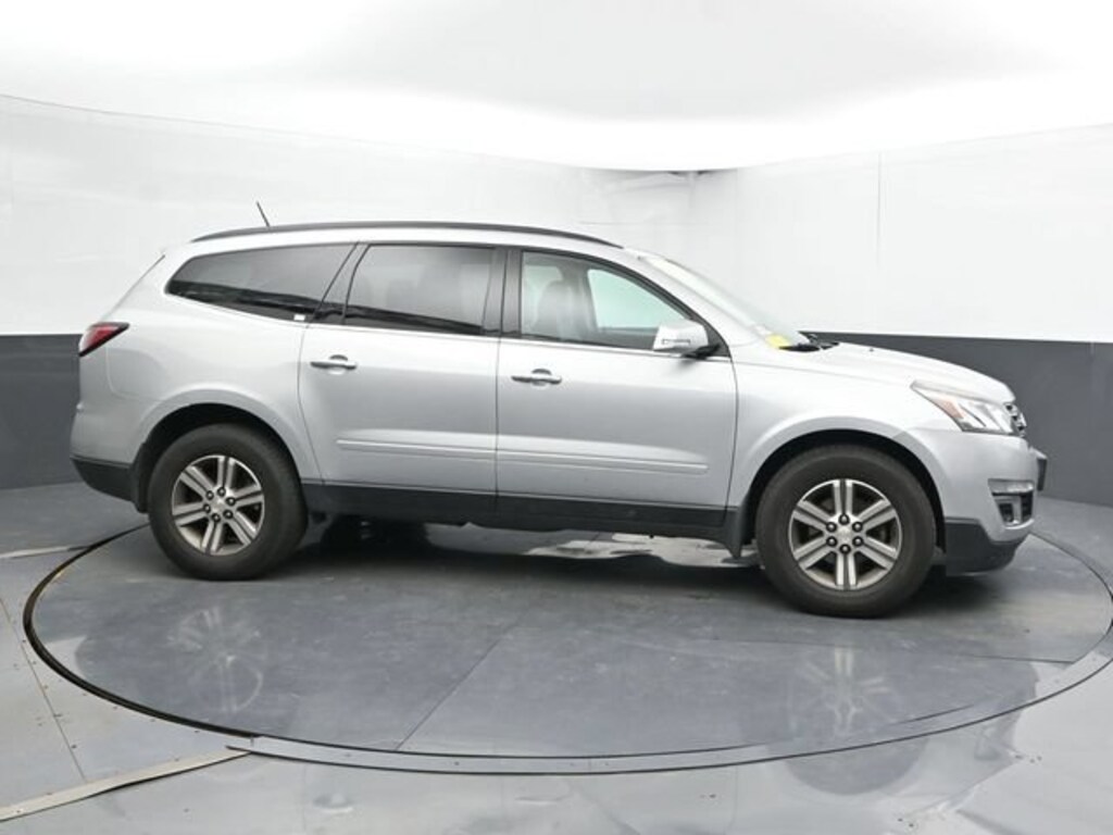 Used 2017 Chevrolet Traverse LT SUV