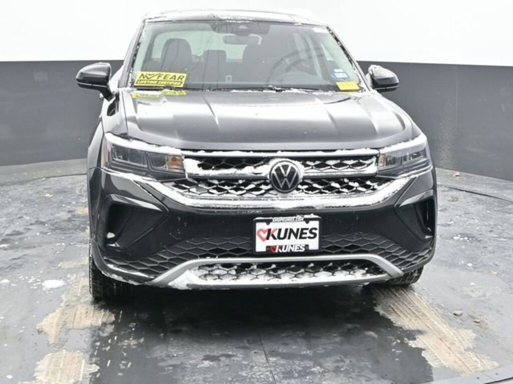 Used 2024 Volkswagen Taos SE