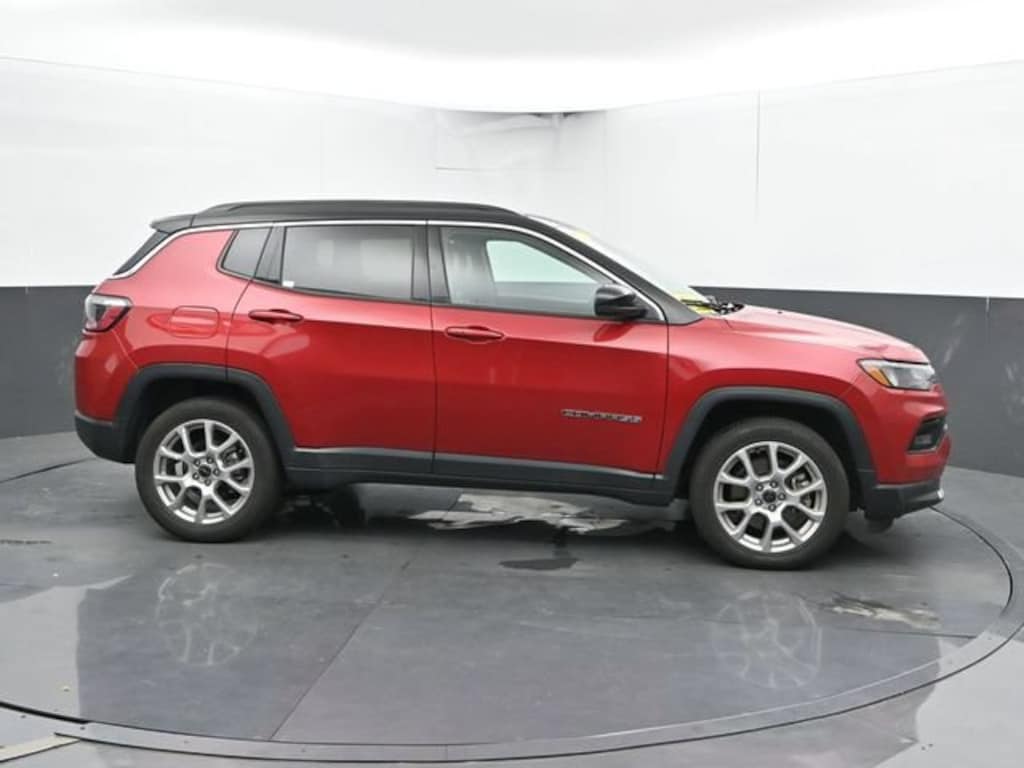 Used 2025 Jeep Compass Limited