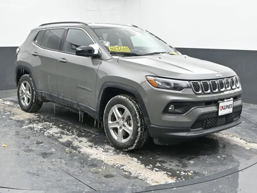 Used 2024 Jeep Compass Latitude