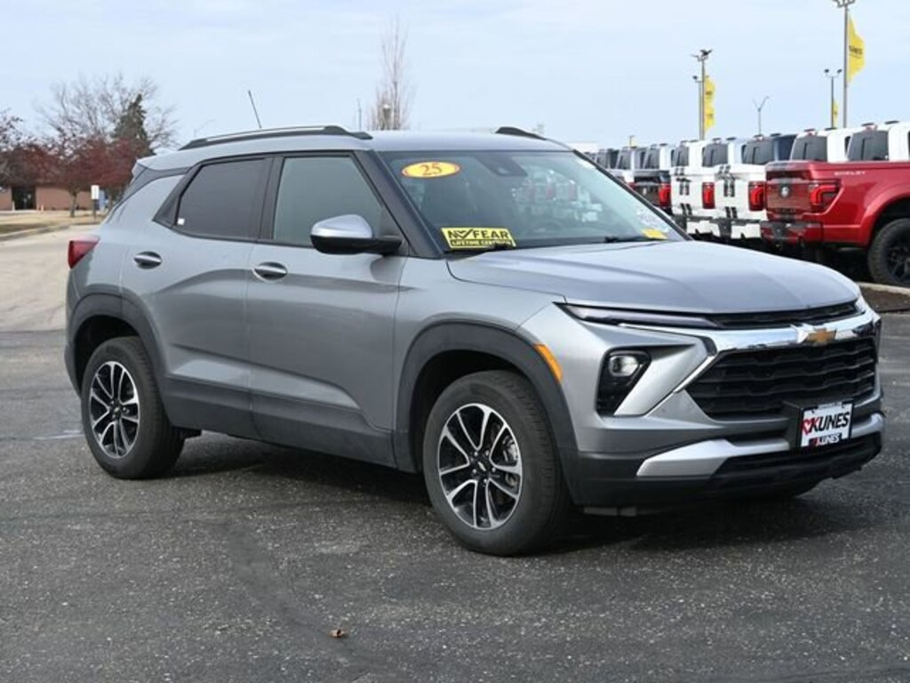 Used 2025 Chevrolet Trailblazer LT SUV