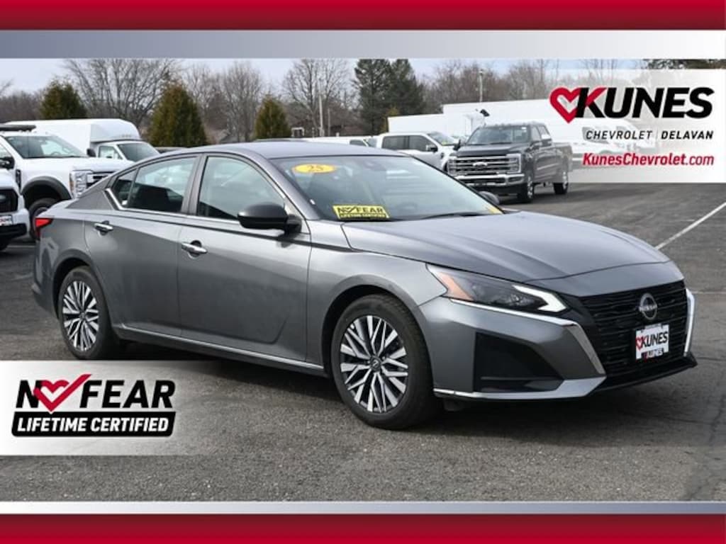 Used 2025 Nissan Altima SV