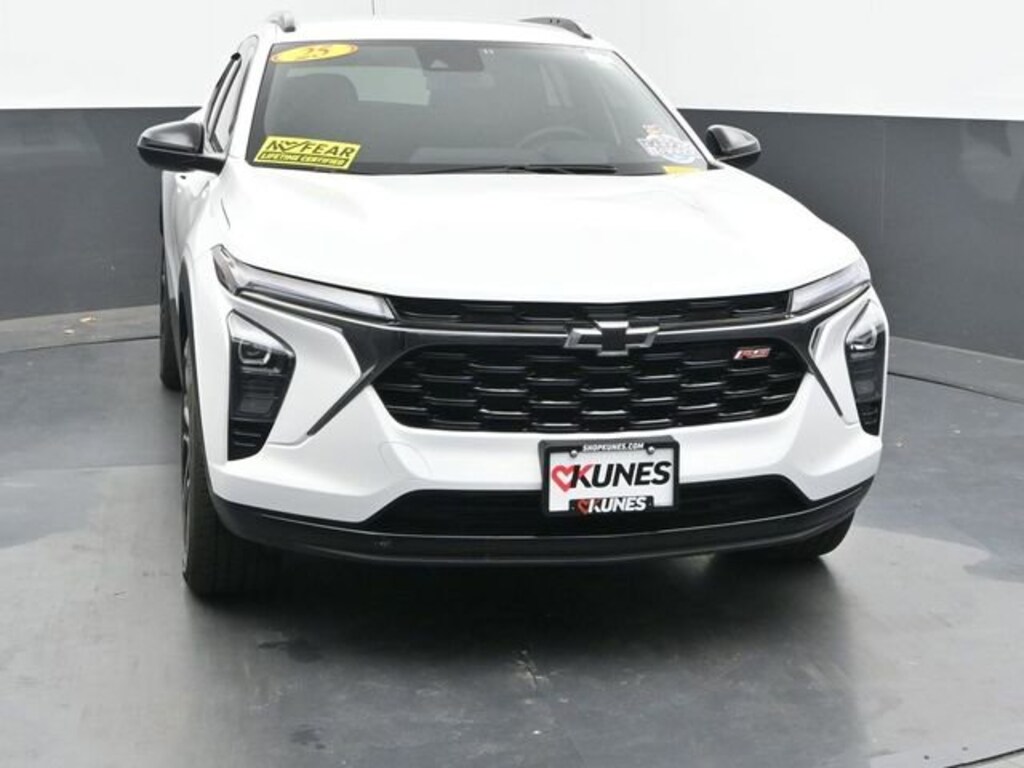 Used 2025 Chevrolet Trax 2RS SUV