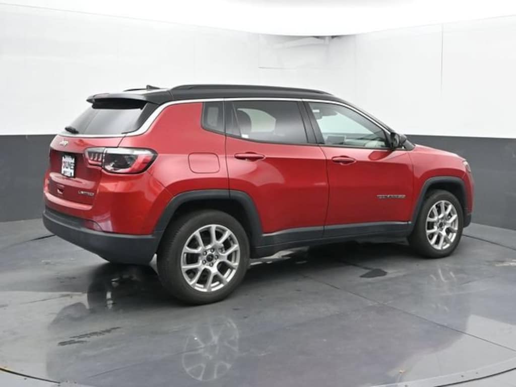 Used 2025 Jeep Compass Limited