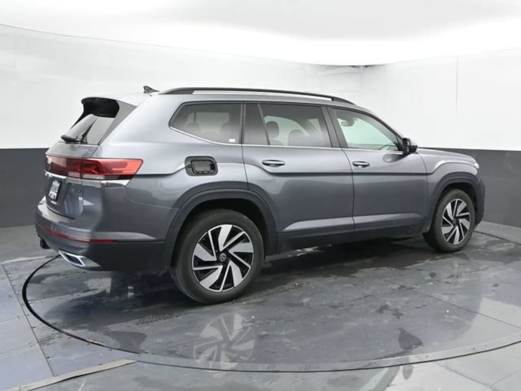 Used 2025 Volkswagen Atlas 2.0T SE w/Technology