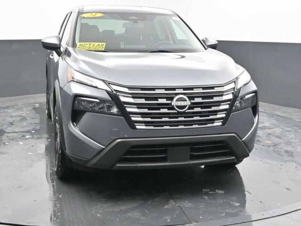 Used 2024 Nissan Rogue SV