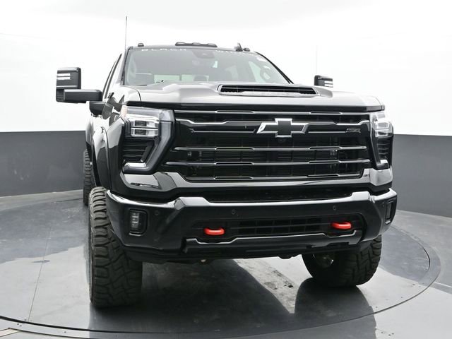 2025 Chevrolet Silverado 2500HD LTZ photo 3