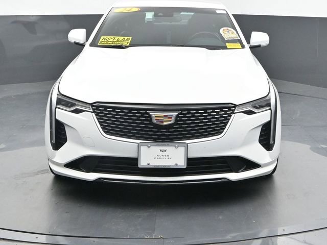 2024 Cadillac CT4 Luxury photo 3