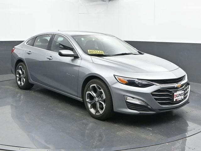 2024 Chevrolet Malibu 1LT photo 2
