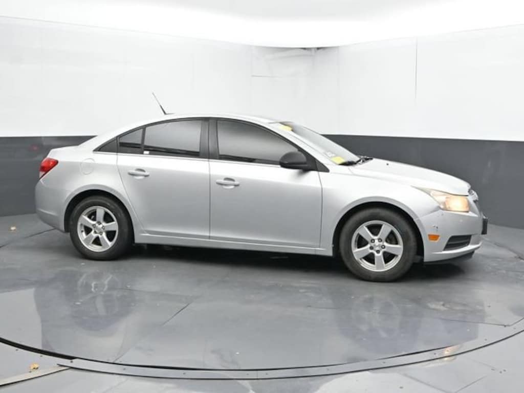 Used 2011 Chevrolet Cruze LT w/1LT Car