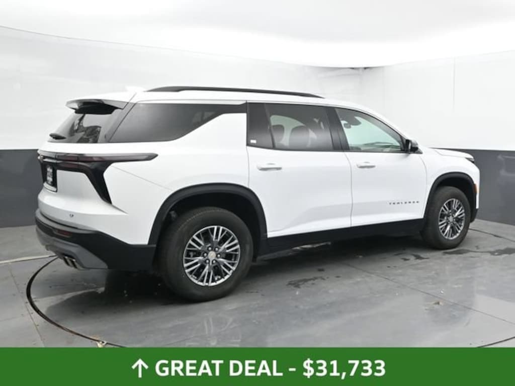 Used 2024 Chevrolet Traverse LT SUV