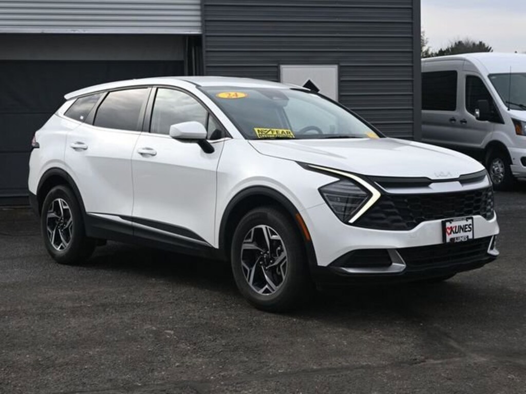 Used 2024 Kia Sportage LX