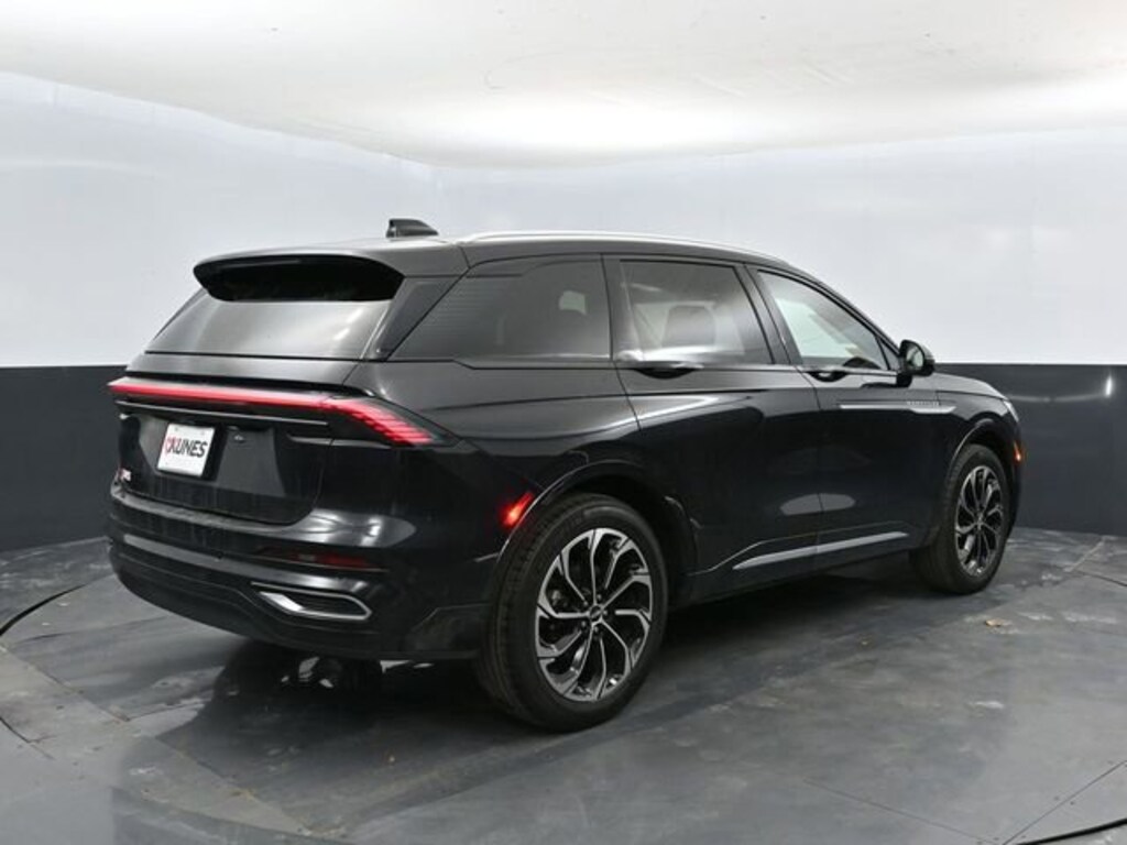 Used 2024 Lincoln Nautilus Reserve