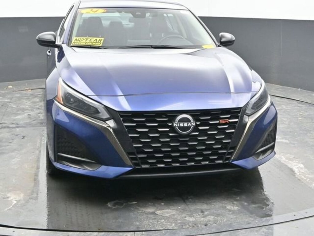 Used 2024 Nissan Altima 2.5 SR
