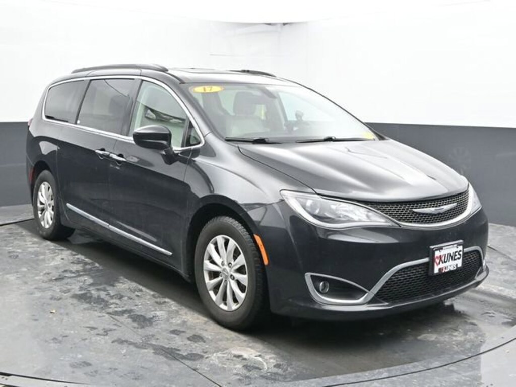 Used 2017 Chrysler Pacifica Touring-L