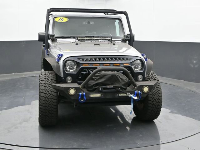 2016 Jeep Wrangler Unlimited Sahara photo 3