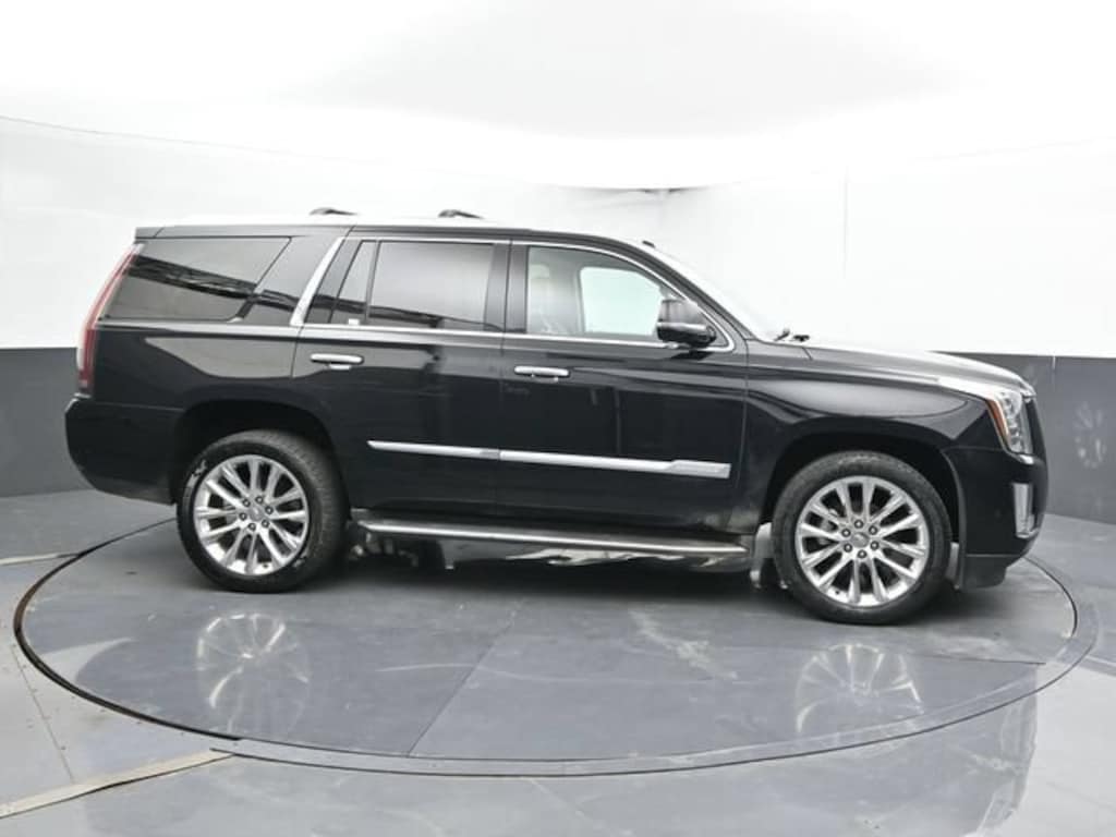 Used 2018 CADILLAC Escalade Luxury SUV