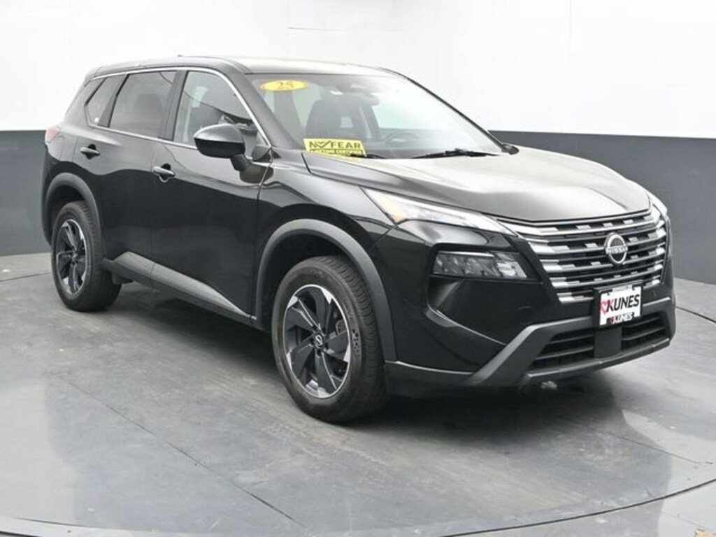 Used 2025 Nissan Rogue SV