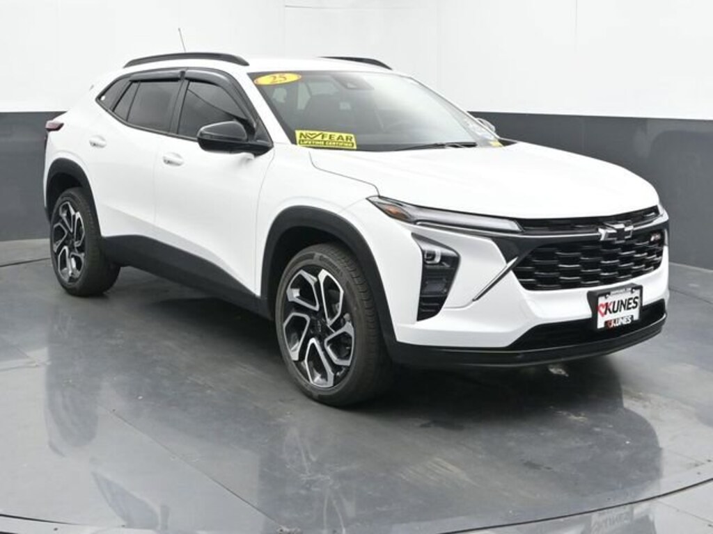 Used 2025 Chevrolet Trax 2RS SUV