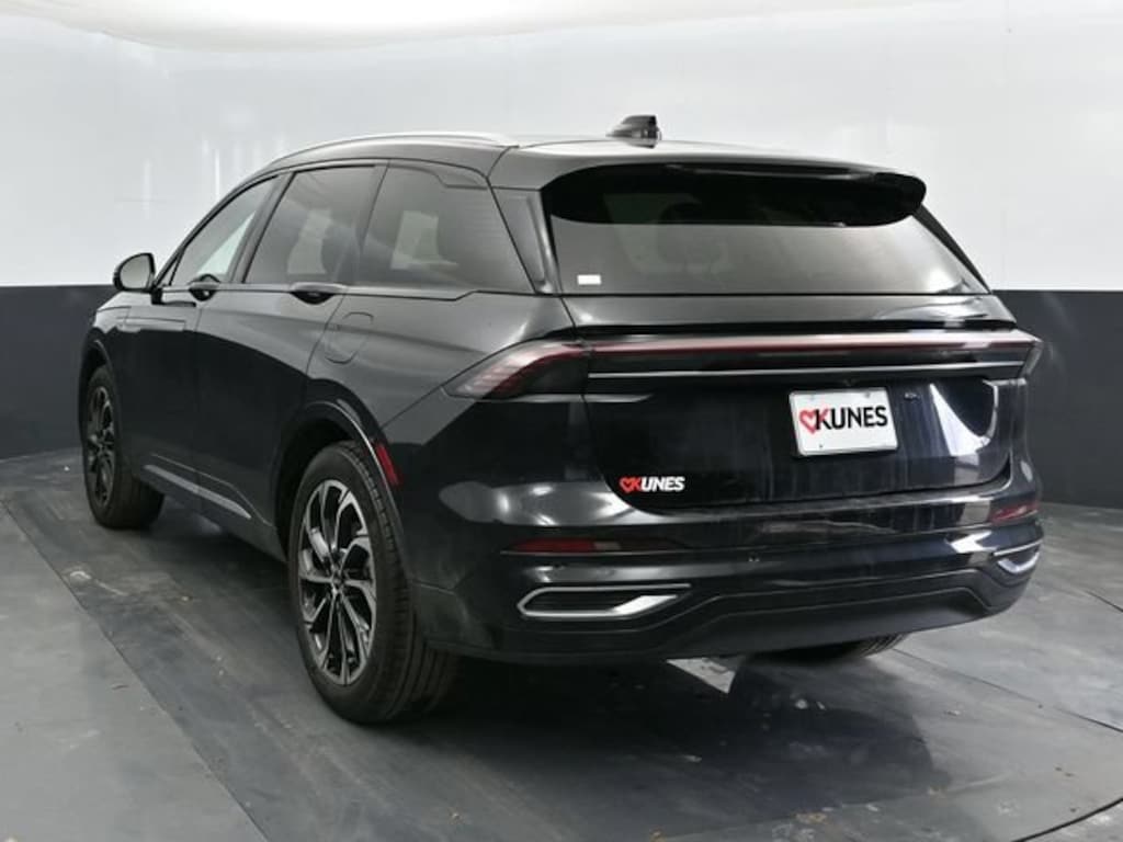 Used 2024 Lincoln Nautilus Reserve