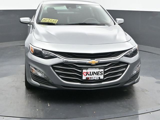 2024 Chevrolet Malibu 1LT photo 3