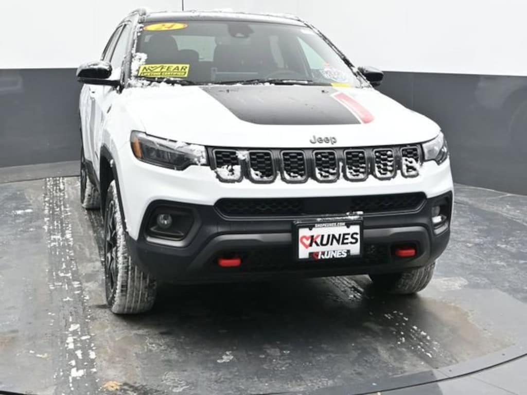 Used 2024 Jeep Compass Trailhawk