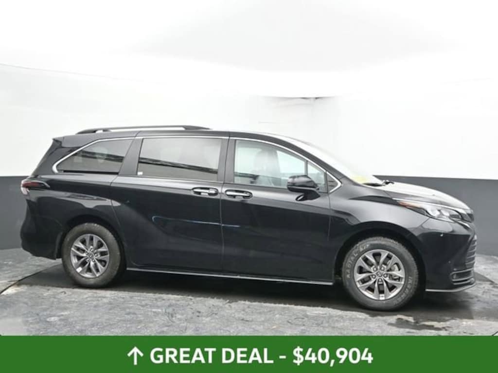 Used 2025 Toyota Sienna XLE