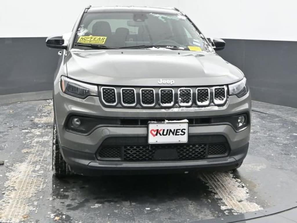 Used 2024 Jeep Compass Latitude