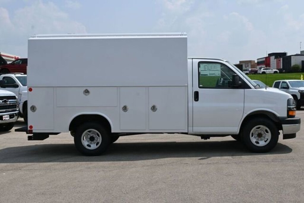 New 2025 Chevrolet Express Cutaway 3500 1WT Cutaway Van