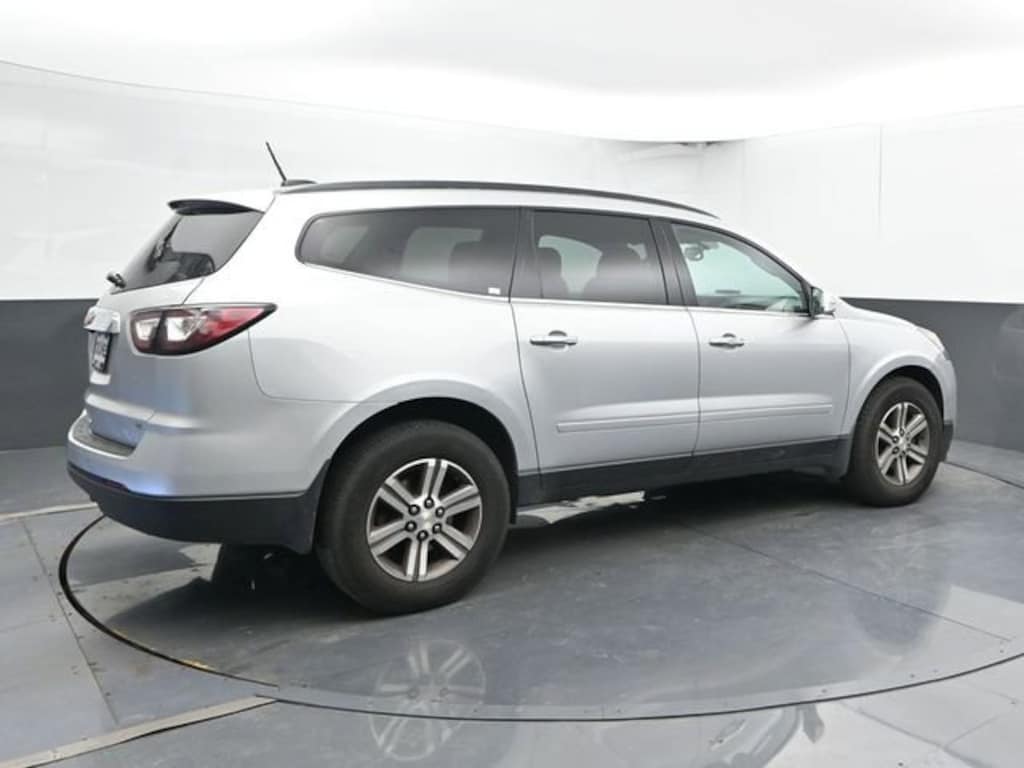 Used 2017 Chevrolet Traverse LT SUV