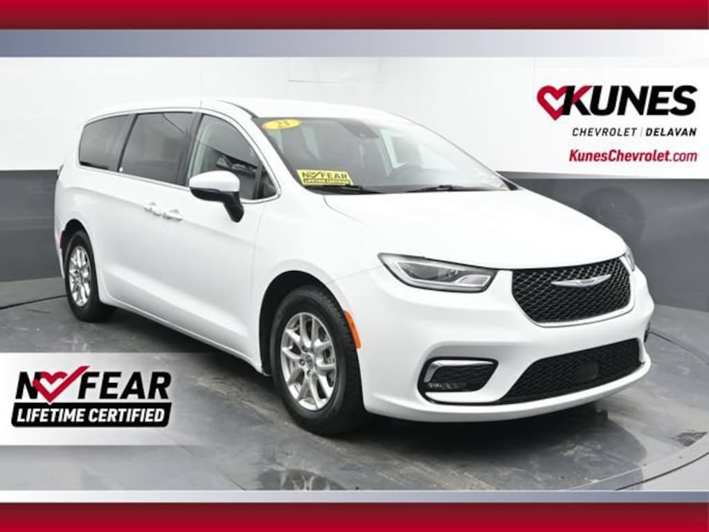 Used 2023 Chrysler Pacifica Touring L