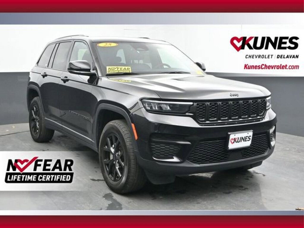 Used 2025 Jeep Grand Cherokee Altitude