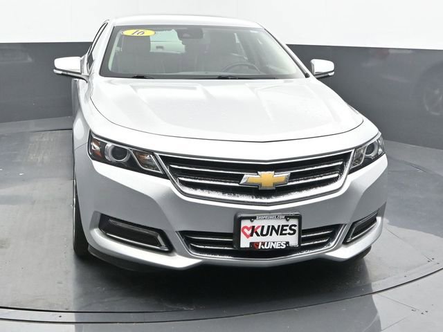 2016 Chevrolet Impala LTZ photo 3
