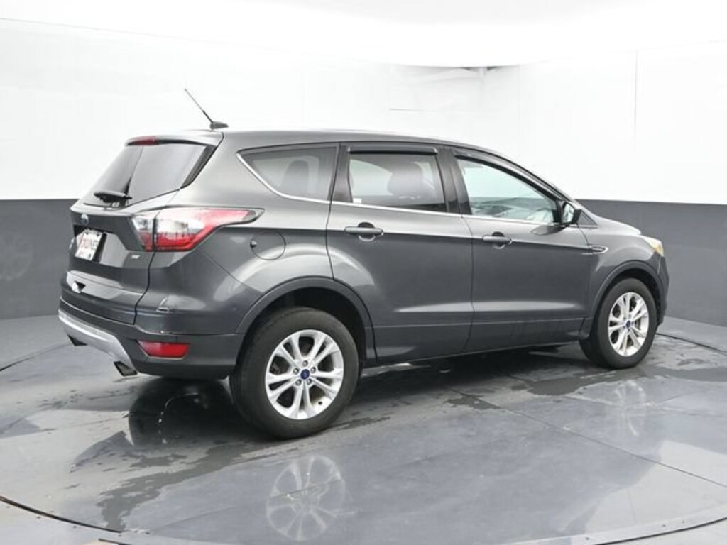 Used 2017 Ford Escape SE