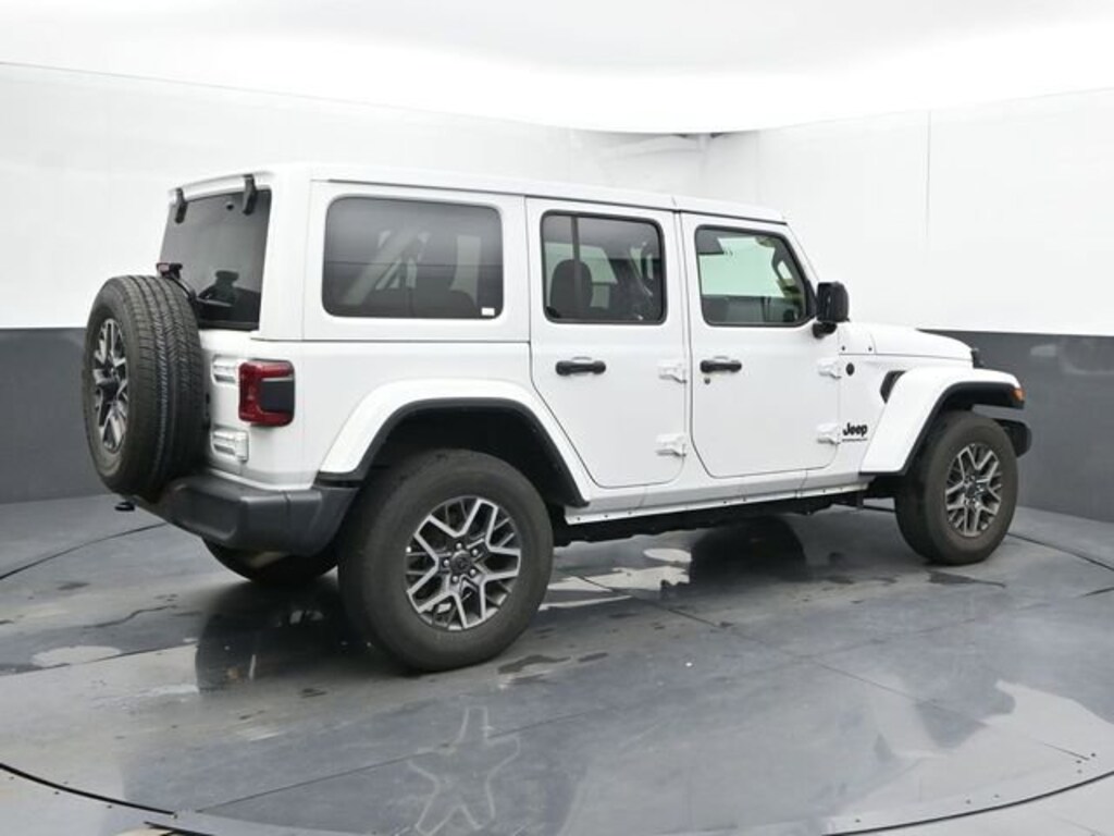 Used 2025 Jeep Wrangler Sahara