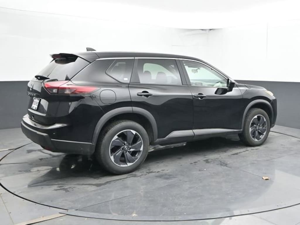 Used 2025 Nissan Rogue SV