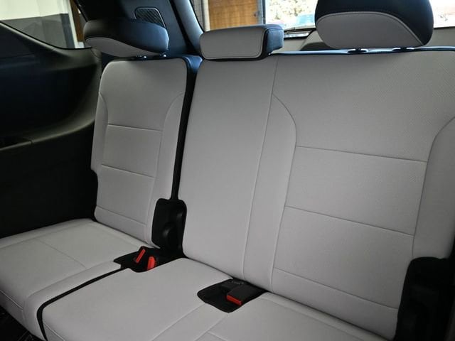2026 Chevrolet Traverse High Country - Photo 17