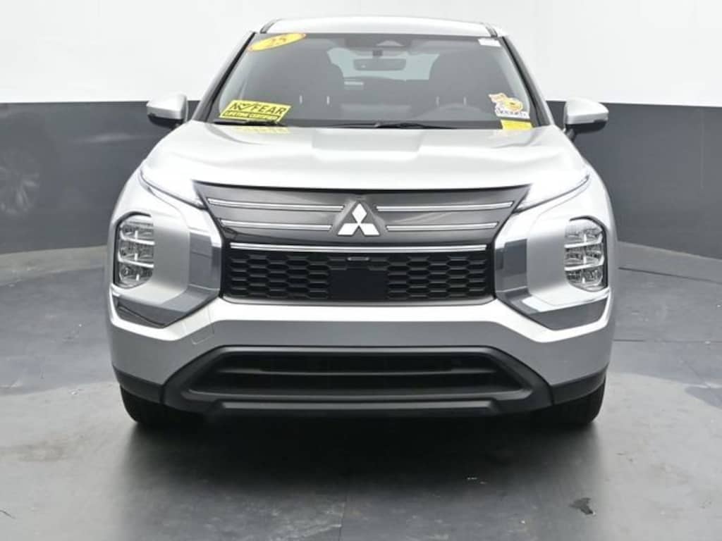 Used 2025 Mitsubishi Outlander ES
