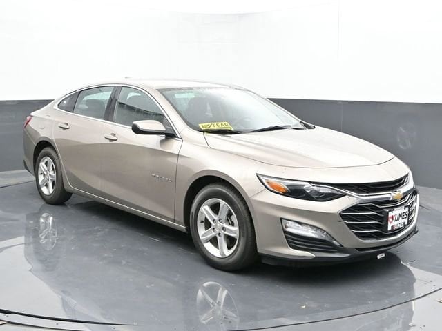 Used 2022 Chevrolet Malibu 1LT with VIN 1G1ZD5ST9NF193634 for sale in Delavan, WI