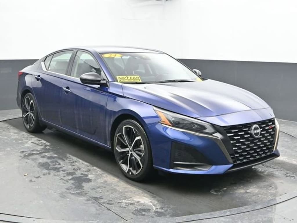 Used 2024 Nissan Altima 2.5 SR