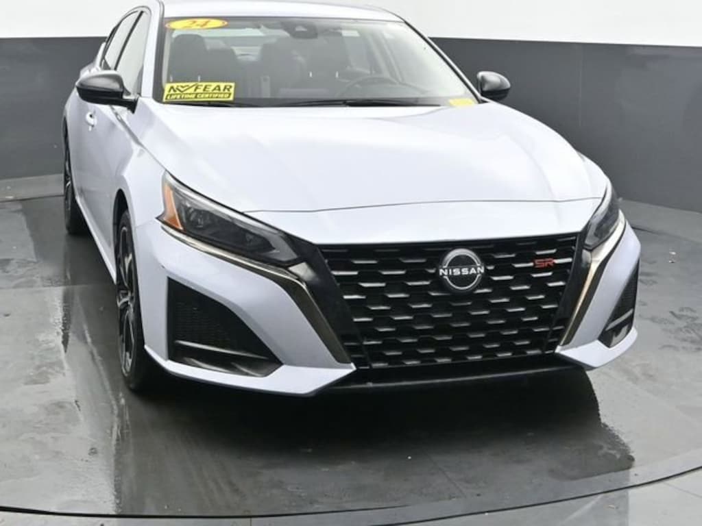Used 2024 Nissan Altima 2.5 SR