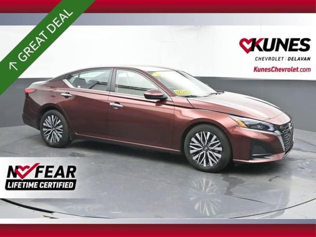Used 2023 Nissan Altima 2.5 SV