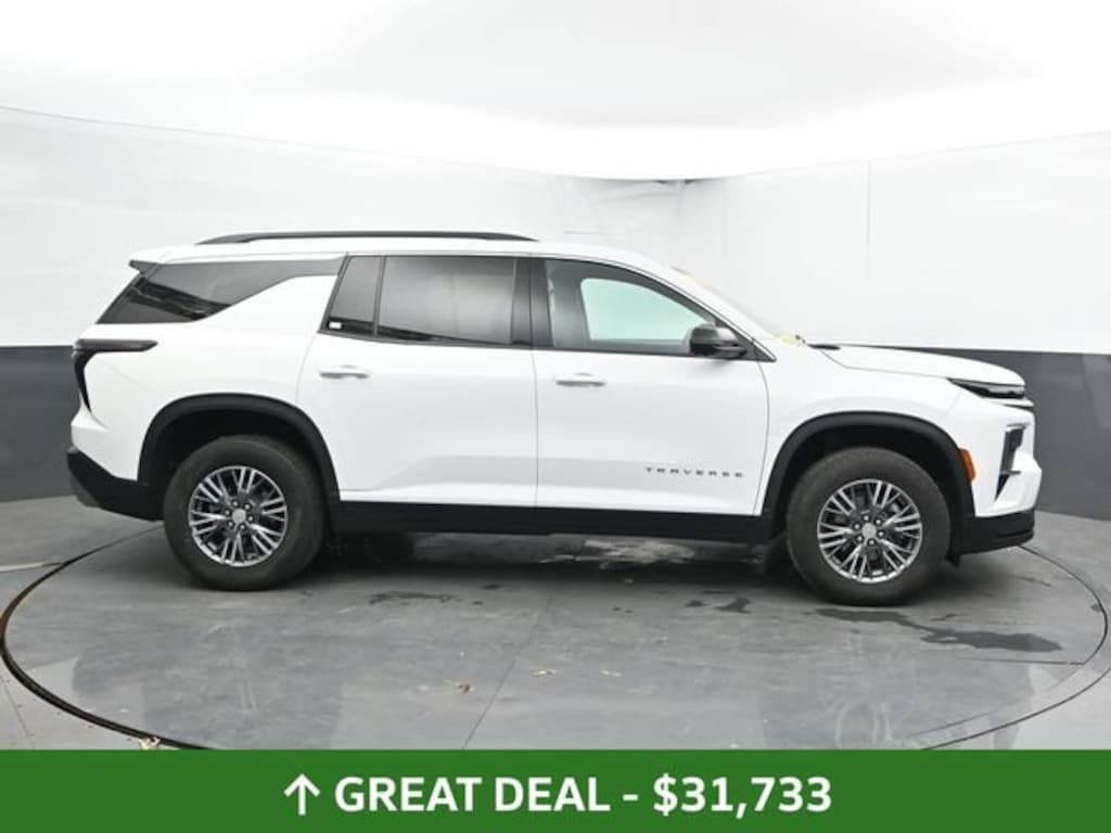 Used 2024 Chevrolet Traverse LT SUV