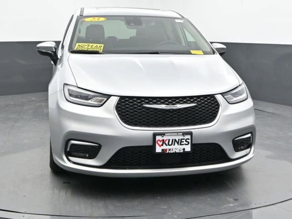 Used 2023 Chrysler Pacifica Hybrid Limited