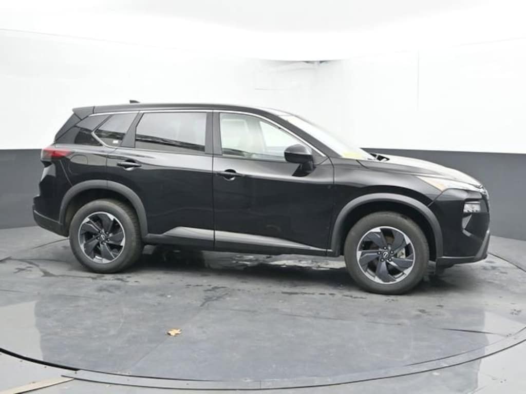 Used 2025 Nissan Rogue SV