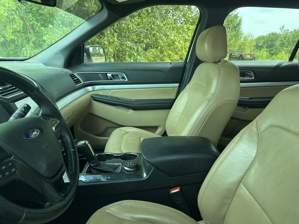 Used 2017 Ford Explorer XLT