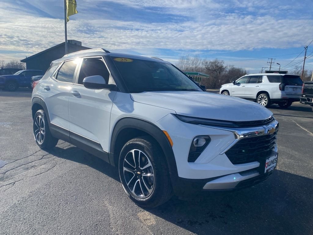 Used 2025 Chevrolet Trailblazer LT SUV