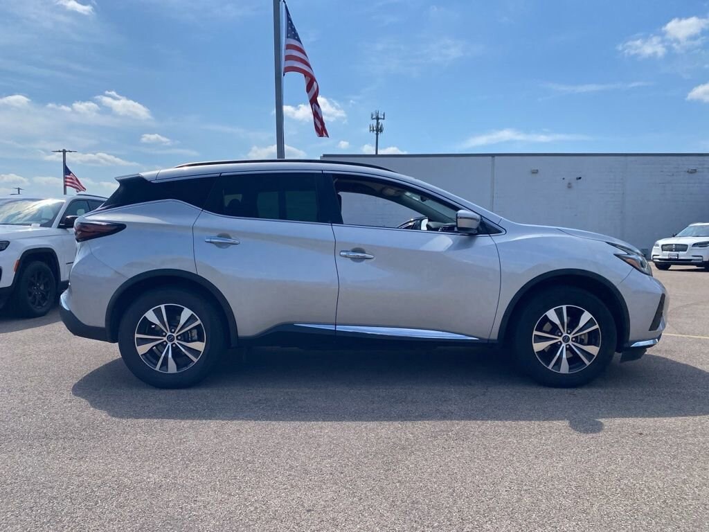Used 2023 Nissan Murano SV