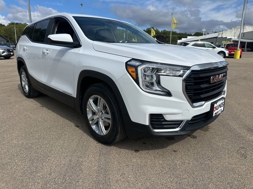 Used 2024 GMC Terrain SLE SUV